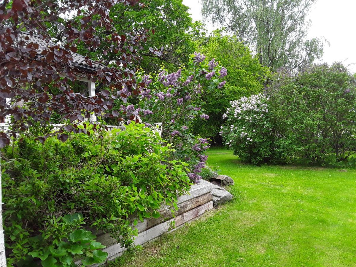 The Cottage Badelunda Västerås Buitenkant foto